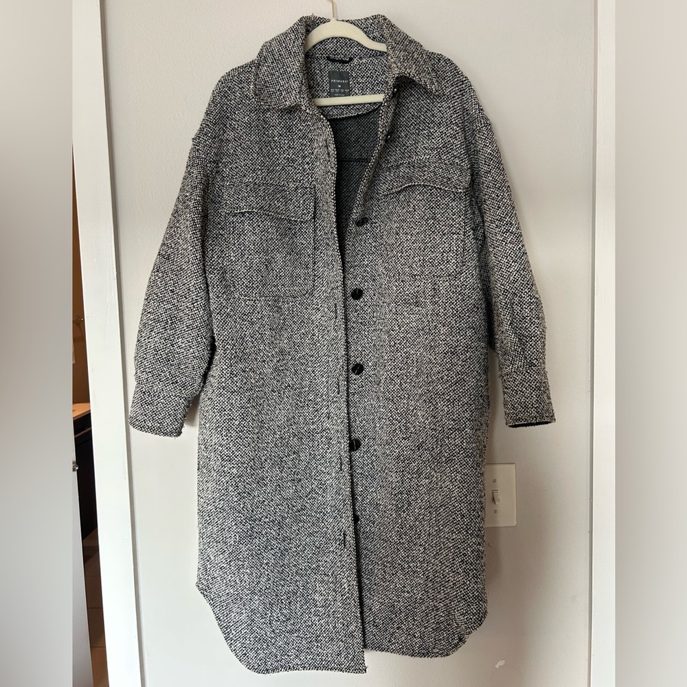 Grey and black oversized button up textured coat #wintercoats